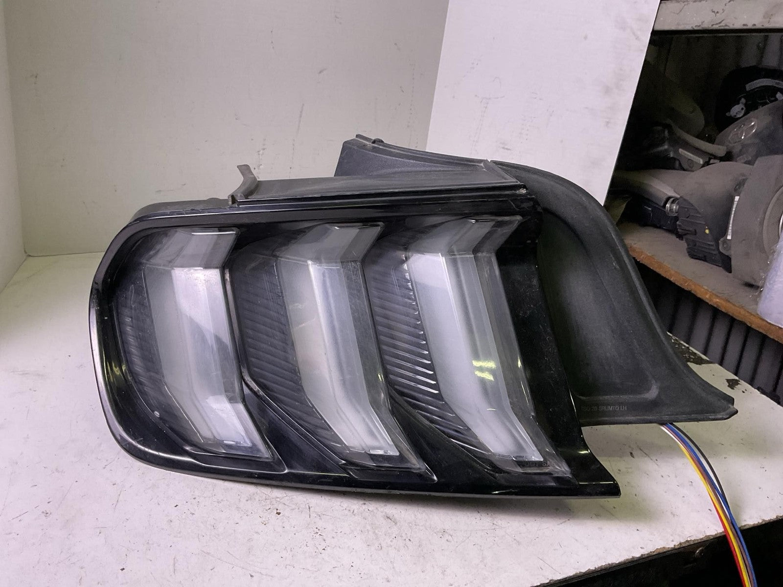 Tail Light Assembly FORD MUSTANG Left 18 19 20 21 22 230